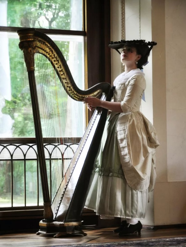 Country dress, robe à la Anglaise, 1770s